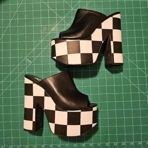 YRU Dream checkerboard platform sandals size us 7